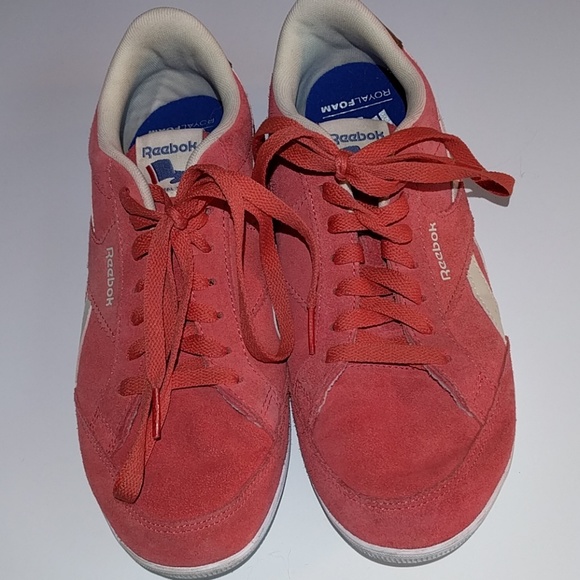 Coral suede Reebok tennis shoes - Picture 2 of 4